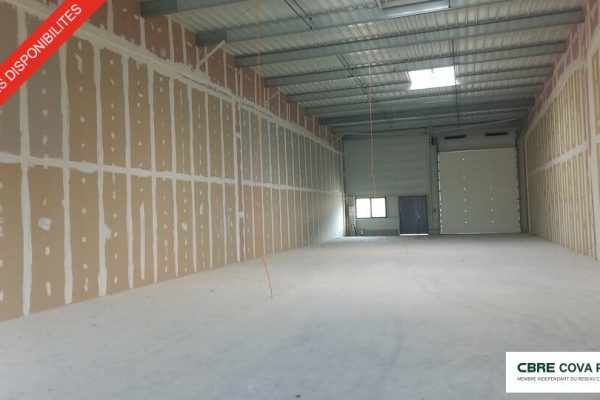 Local commercial à louer – 300 m² – Choisey – photo 2