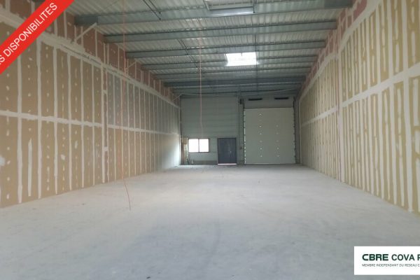 Local commercial à louer – 300 m² – Choisey