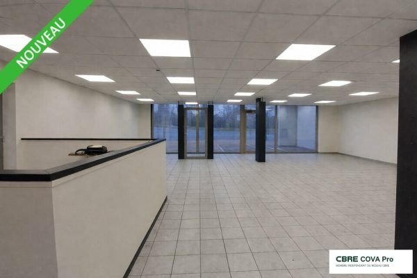 Local commercial à louer – 600 m² – Saint Vit – photo 4