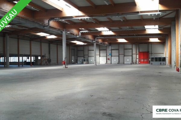 Entrepôt à louer – 3 485 m² – Dampierre