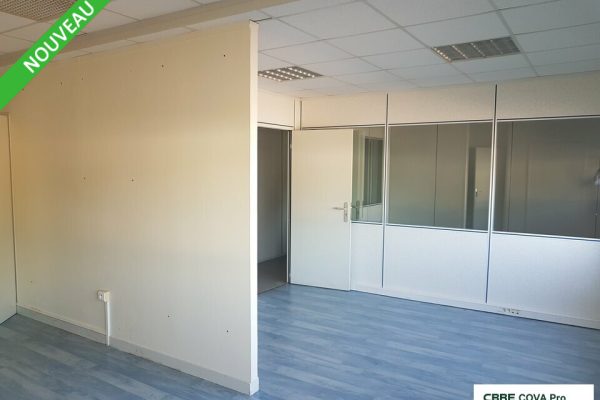 Bureaux à louer – 201,50 m² – Ecole Valentin – photo 2