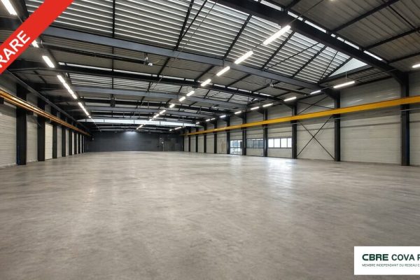 Local d&rsquo;activité à louer – 2 673 m² – Besançon