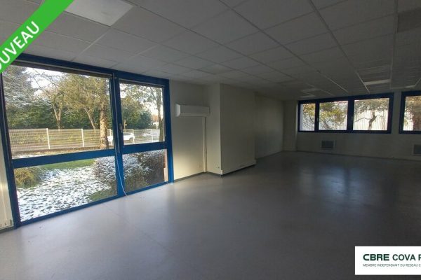 Local mixte activités / bureaux à louer – 3 420 m² – Besançon – photo 4