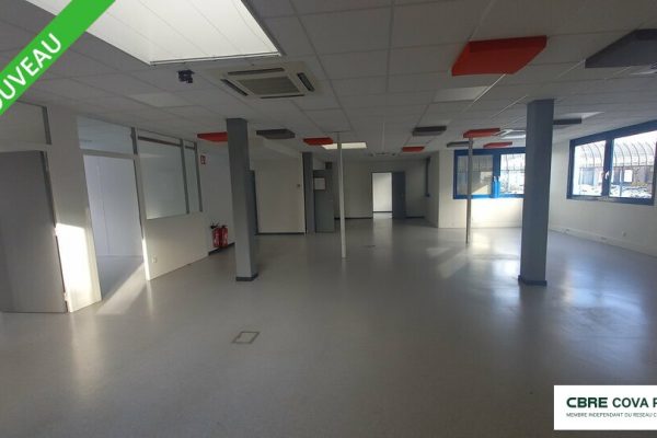 Local mixte activités / bureaux à louer – 3 420 m² – Besançon – photo 3