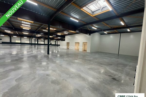 Local d&rsquo;activité à louer – 2 300 m² – Besançon – photo 3