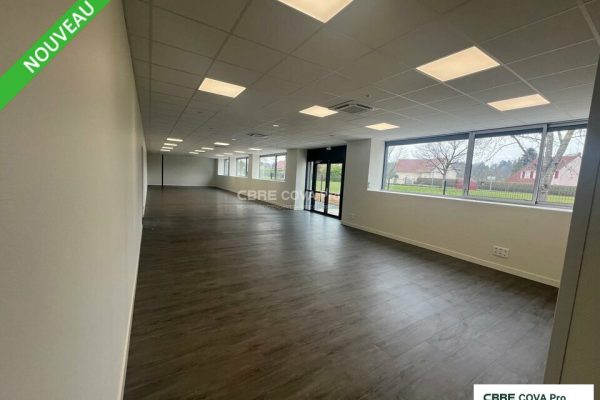 Local d&rsquo;activité à louer – 2 300 m² – Besançon