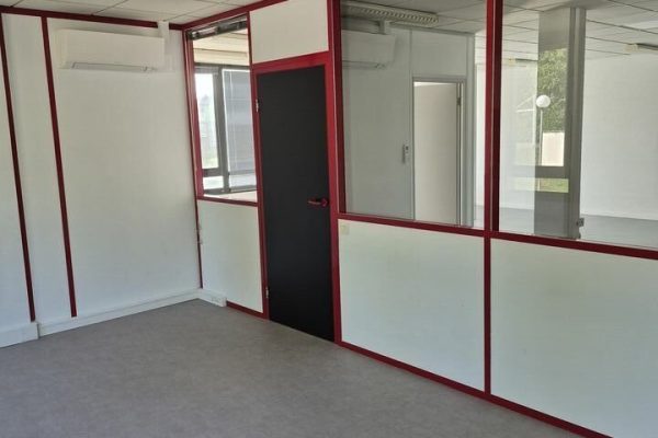 Bureaux à louer – 134,50 m² – Ecole Valentin – photo 3