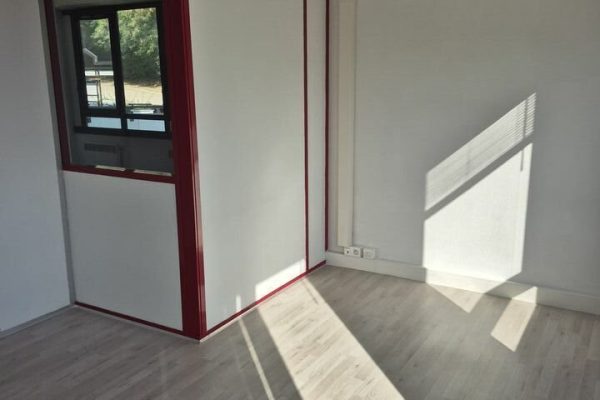 Bureaux à louer – 134,50 m² – Ecole Valentin – photo 5