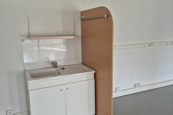 Bureaux à louer – 134,50 m² – Ecole Valentin – photo 4