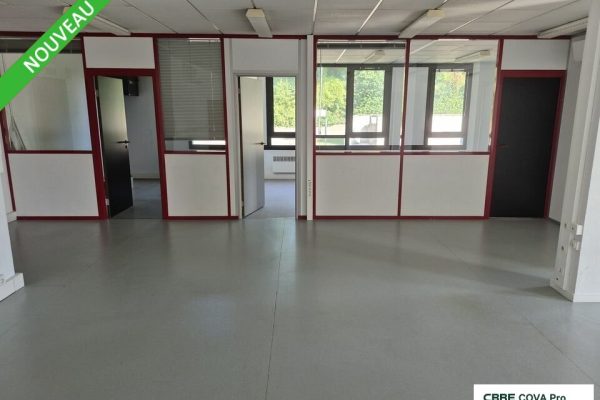 Bureaux à louer – 134,50 m² – Ecole Valentin