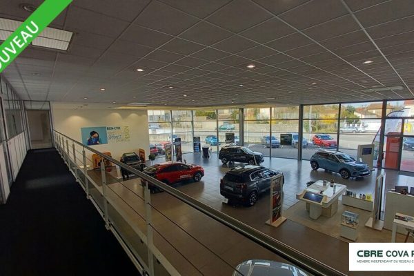 Local commercial à vendre – 2 982,10 m² – Dole