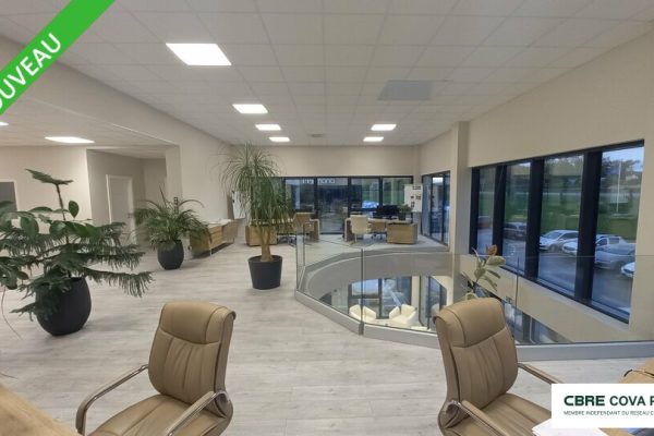 Local d&rsquo;activité à vendre – 1 409 m² – Foucherans – photo 3