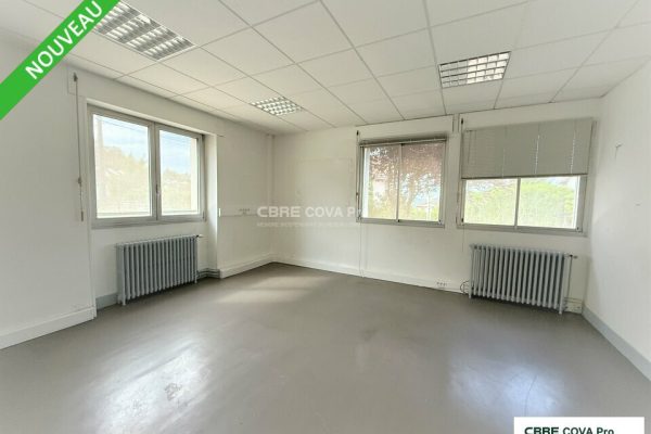 Bureaux à vendre – 1 135 m² – Besançon – photo 4