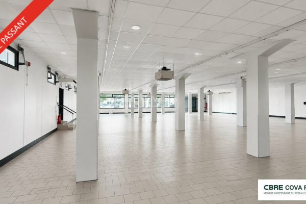 Local commercial à louer – 880 m² – Besançon