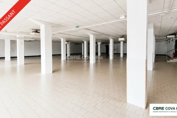 Local commercial à louer – 880 m² – Besançon – photo 2