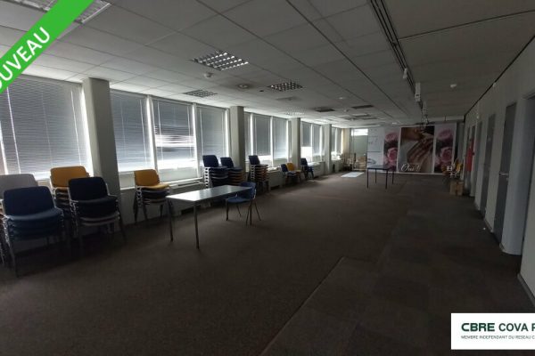 Bureaux à louer – 2 037 m² – Besançon – photo 5