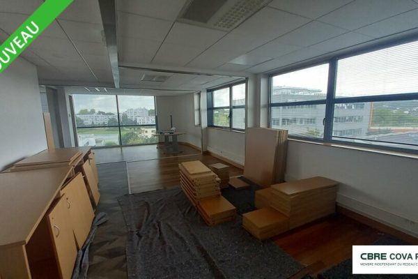 Bureaux à louer – 664 m² – Besançon – photo 2