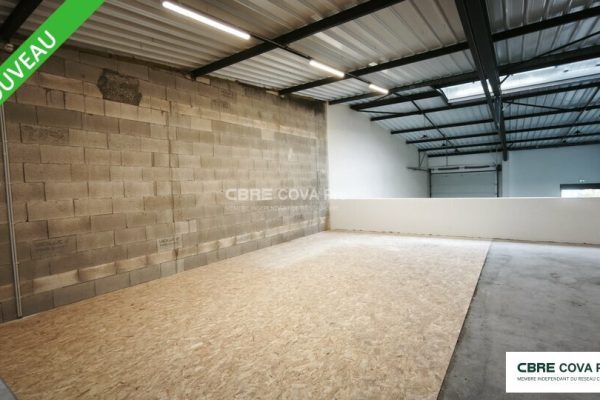 Local commercial à louer – 470,82 m² – Franois – photo 3