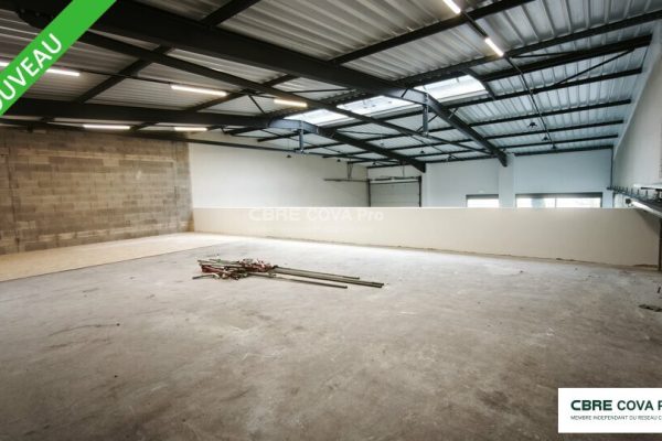 Local commercial à louer – 470,82 m² – Franois – photo 4