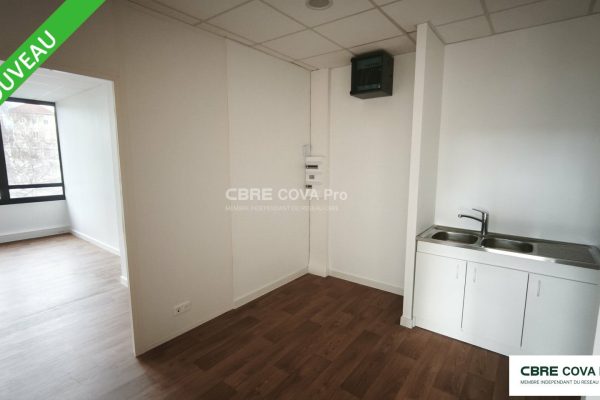 Bureaux à louer – 180,73 m² – Besançon – photo 2