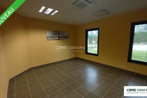 Bureaux à louer – 78 m² – Dole – photo 2