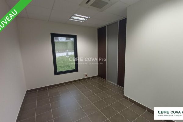 Bureaux à louer – 78 m² – Dole – photo 4