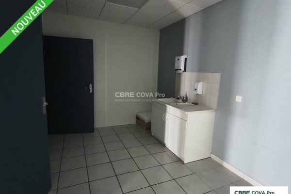 Bureaux à louer – 209,60 m² – Ecole Valentin – photo 4