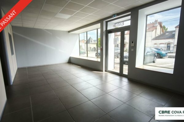 Local commercial à louer – 230 m² – Dole