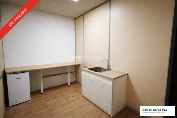 Local commercial à louer – 230 m² – Dole – photo 3