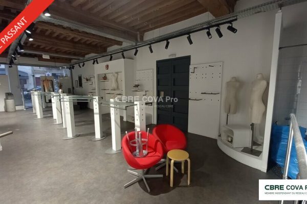 Local commercial à vendre – 81,65 m² – Dole – photo 3