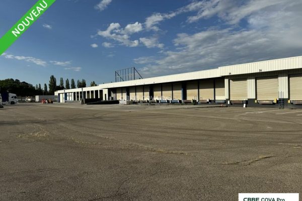 Local d&rsquo;activité à louer – 972 m² – Ecole Valentin