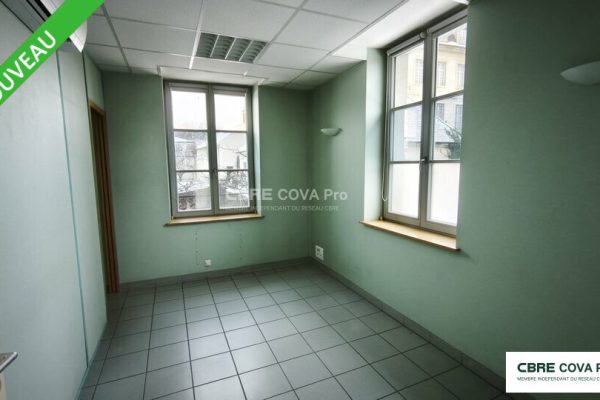 Bureaux à louer – 230 m² – Dole – photo 2