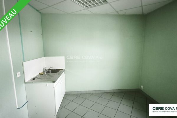 Bureaux à louer – 230 m² – Dole – photo 4