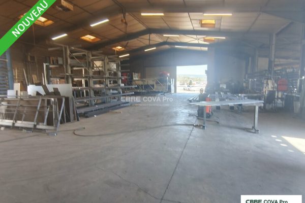 Local d&rsquo;activité à louer – 1 100 m² – Chalezeule