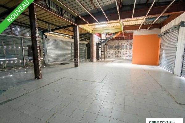 Local commercial à louer – 420 m² – Chalezeule