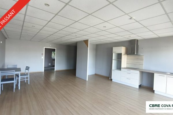 Local commercial à louer – 127,19 m² – Besançon