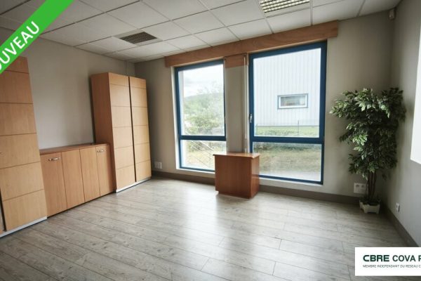 Bureaux à louer – 136 m² – Devecey – photo 3