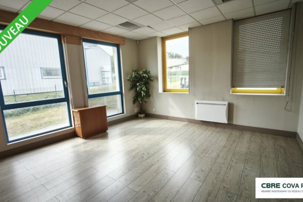 Bureaux à louer – 136 m² – Devecey