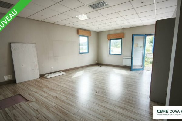 Bureaux à louer – 136 m² – Devecey – photo 4