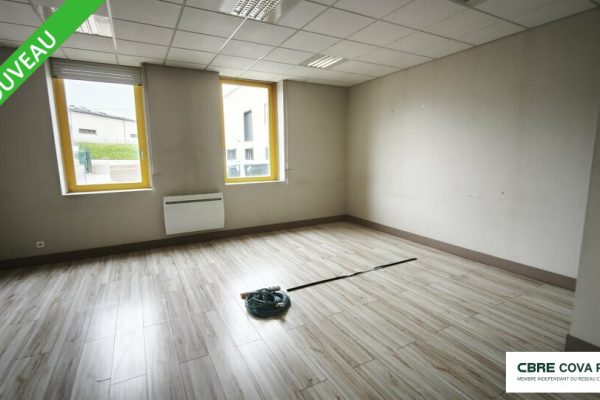 Bureaux à louer – 136 m² – Devecey – photo 5