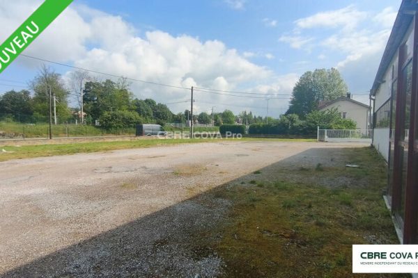 Local d&rsquo;activité à louer – 700 m² – Novillars – photo 2