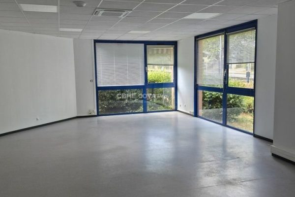 Bureaux à louer – 700 m² – Besançon – photo 5