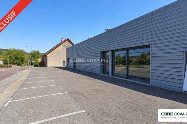 Local commercial à louer – 370 m² – Thise – photo 2